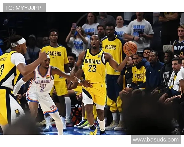 步行者大将受伤下场,球队面临新一轮挑战 步行者大将受伤下场,球队面临新一轮挑战